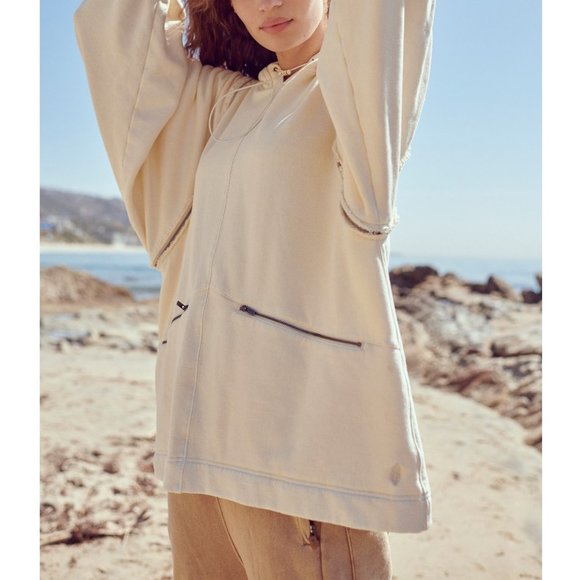 Free People Sweaters - 🎉LAST CHANCE🎉 NWT FP Movement Close Call Zip Hoodie / Brushed Sail